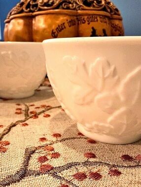 Anchor Hocking Harvest Grape Milk Glass Punch Cups (coffee cups) Set of 5